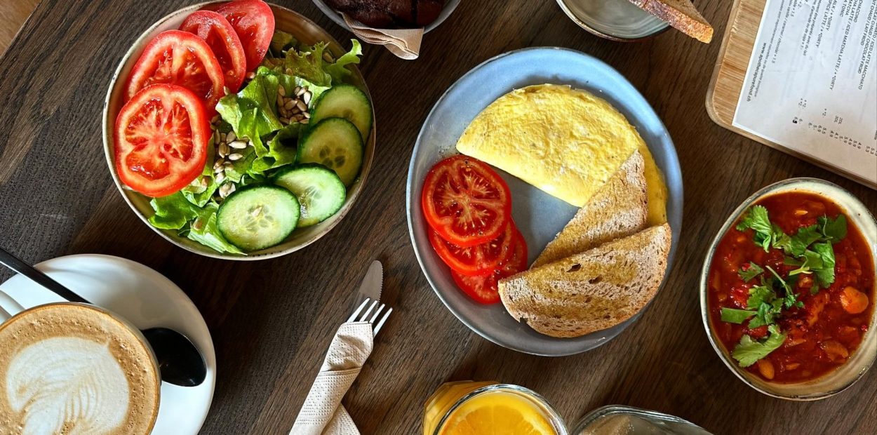 brunch-apotheca-pure-food-table1