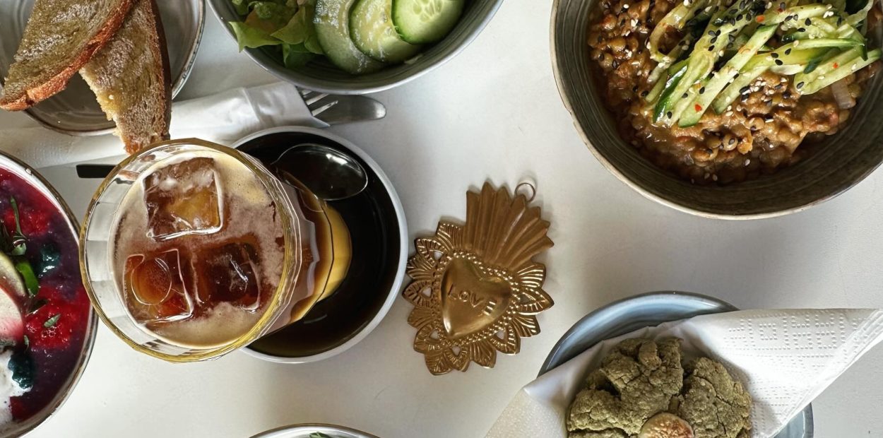 brunch-apotheca-pure-food-table2