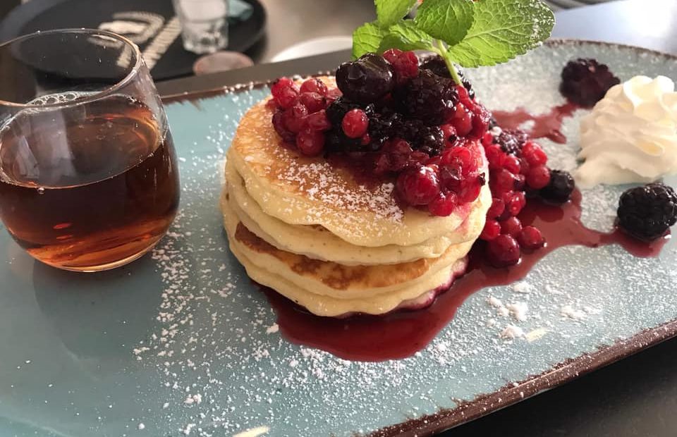 brunch-cafe-des-arcades-pancakes