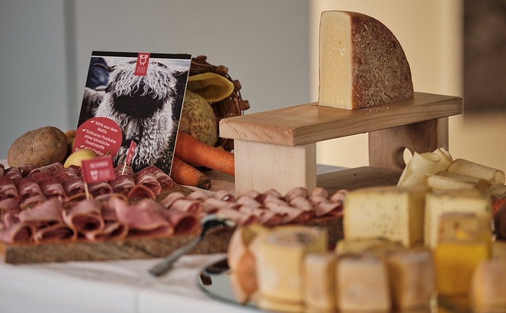 brunch-cafe-jungfrau-aletsch-buffet1