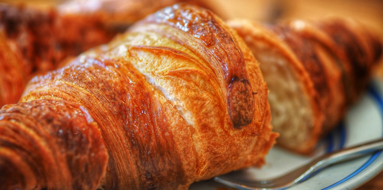 brunch-baya-bar-croissant