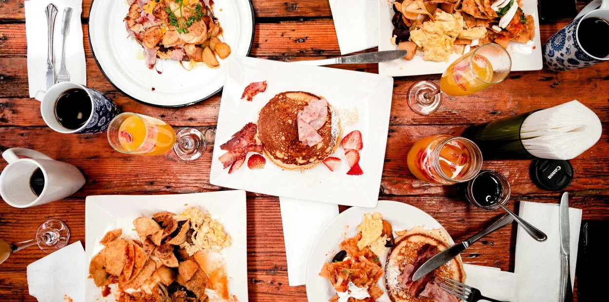 brunch-les-voisins-co-table