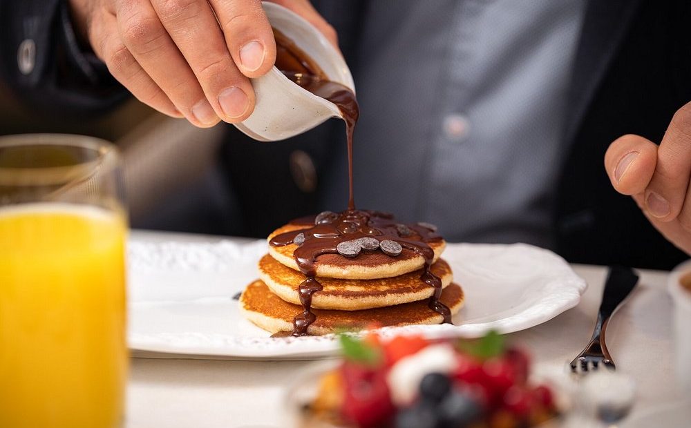 brunch-living-room-pancake