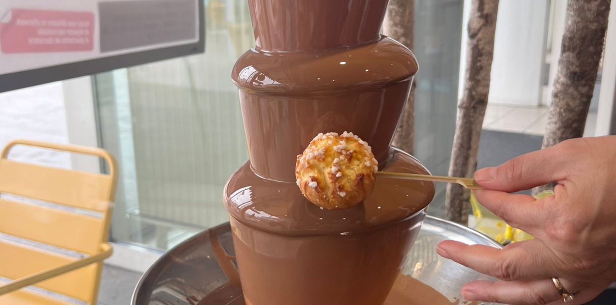 brunch_fleurs_de_pain_fontaine_chocolat