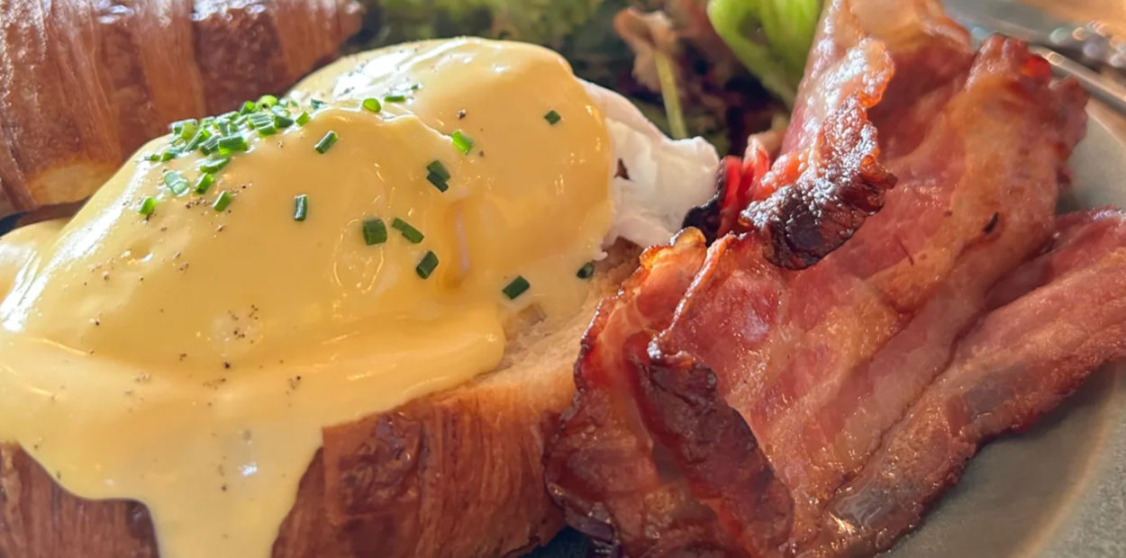 brunch_la_brique_croissant_benedicte