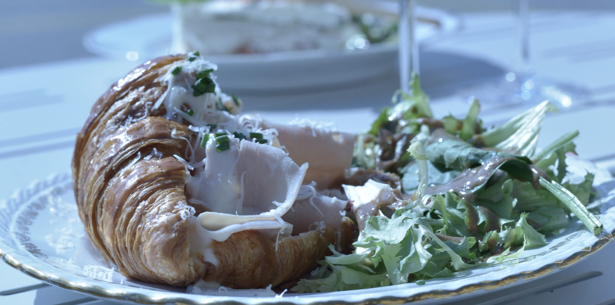 brunch_maison_cocotte_croissant_croque_monsieur