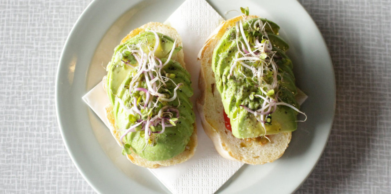 brunch_bale_avant-gouz_avocado-toast