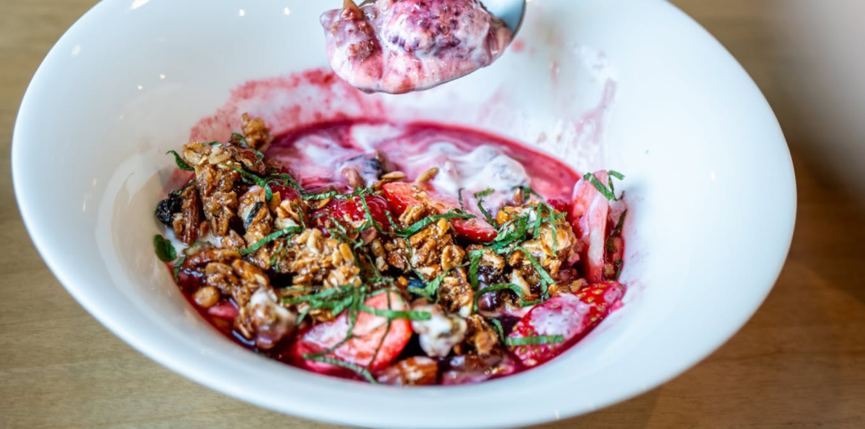 brunch_coire_bytes_granola-bowl2