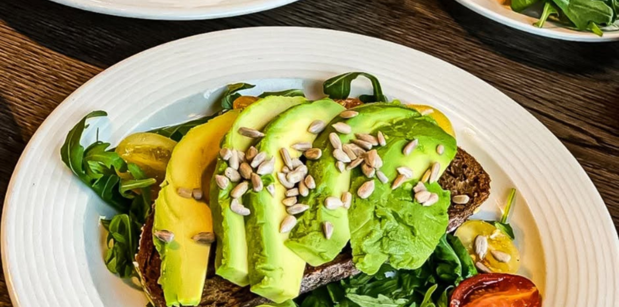 brunch_pfaffikon-restaurant_olea_avocado-toast